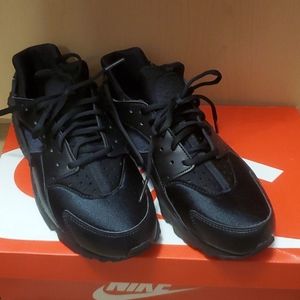 NIKE AIR HUARACHE RUN